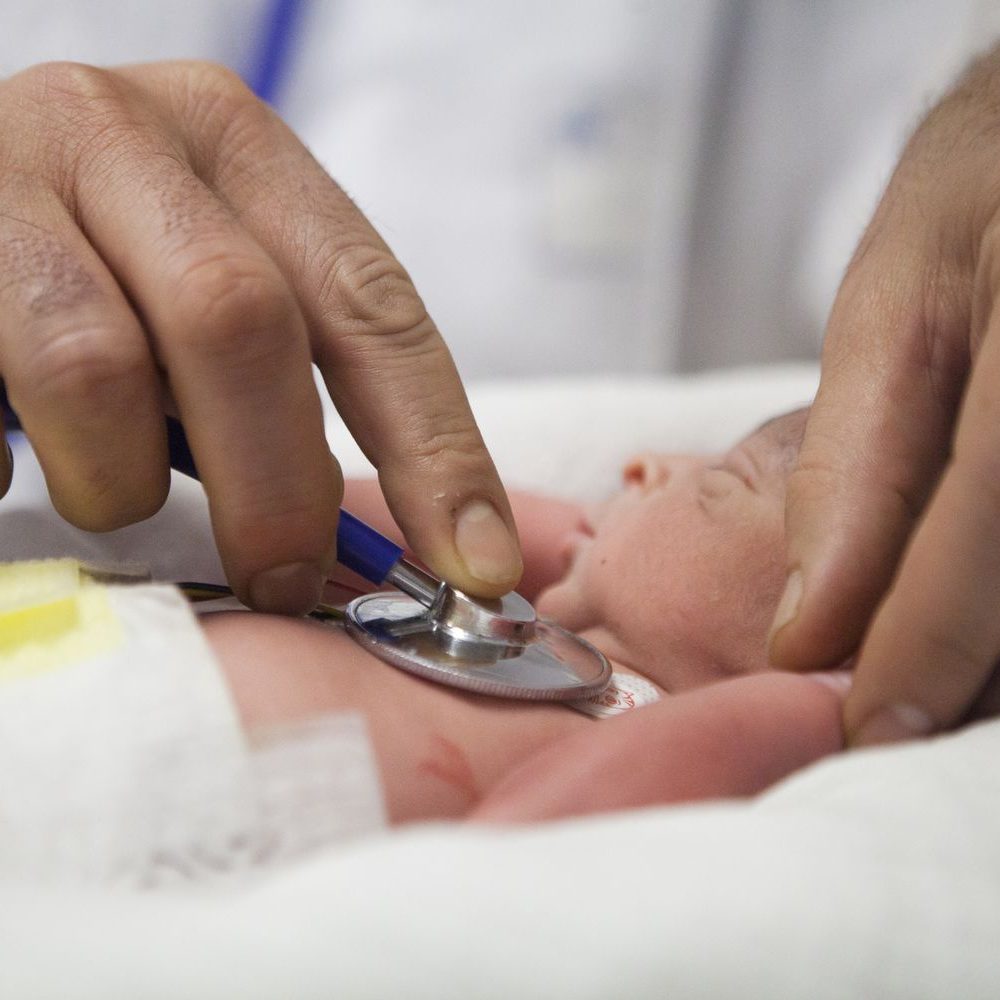 auscultation-premature-baby-586034408-5888e6c53df78caebc63b1cd auscultation-premature-baby-586034408-5888e6c53df78caebc63b1cd